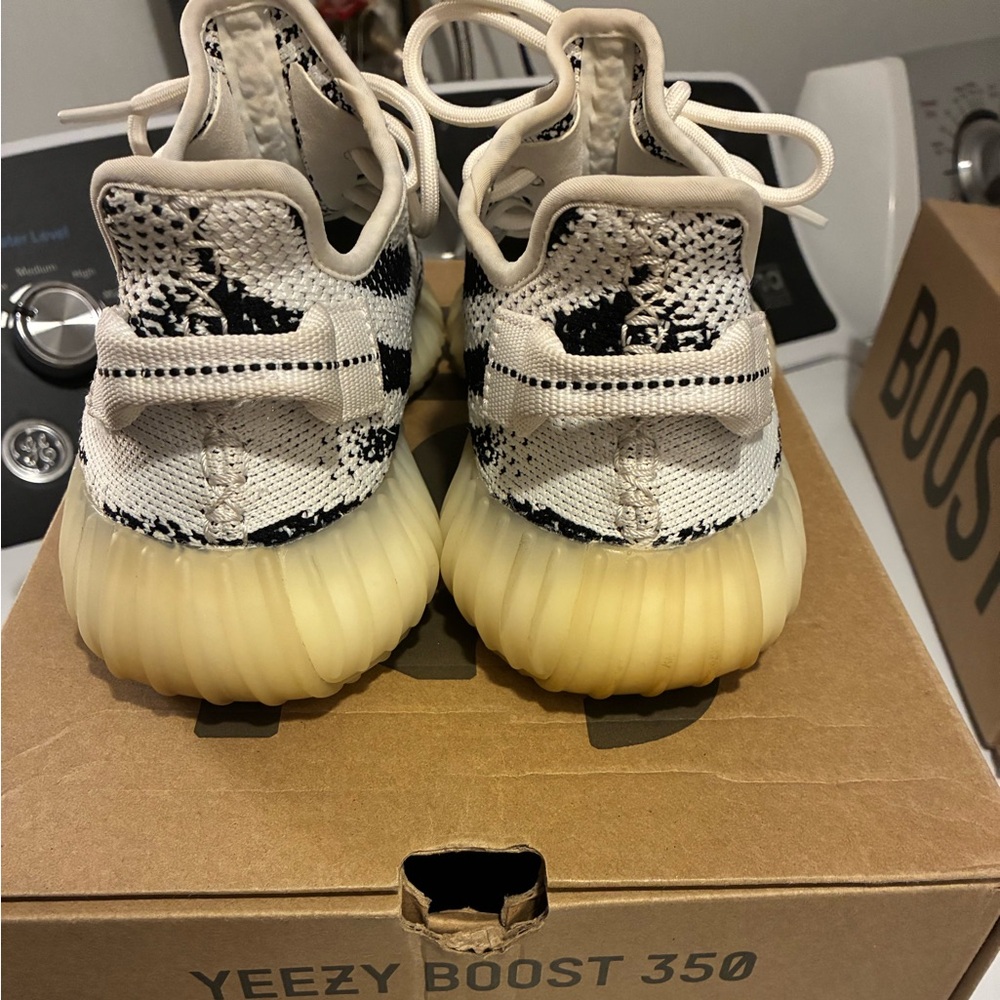 Yeezy Black and Cream Sneakers - Picture 4 of 6